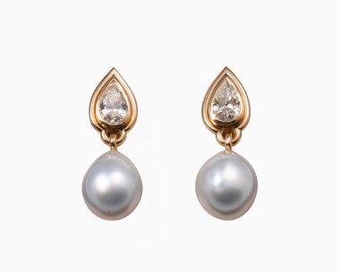 Kolczyki złote z diamentami i perłami