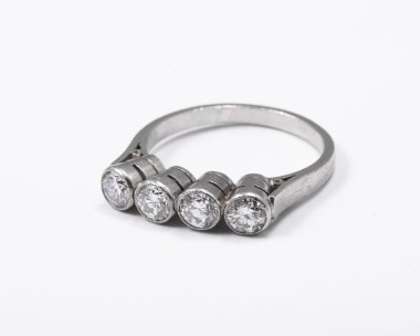 Pierścionek Art Deco, platynowy z brylantami