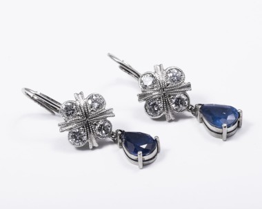 Kolczyki platynowe z brylantami i szafirami